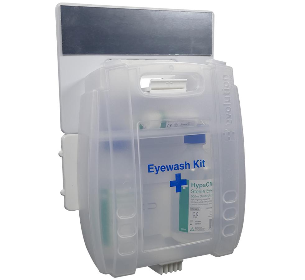 A Closed Clear Evolution Plus 2x500ml Eyewash Kit with Eyewash Spray Connected to Metal and White Wall Bracket - Sentinel Laboratories Ltd